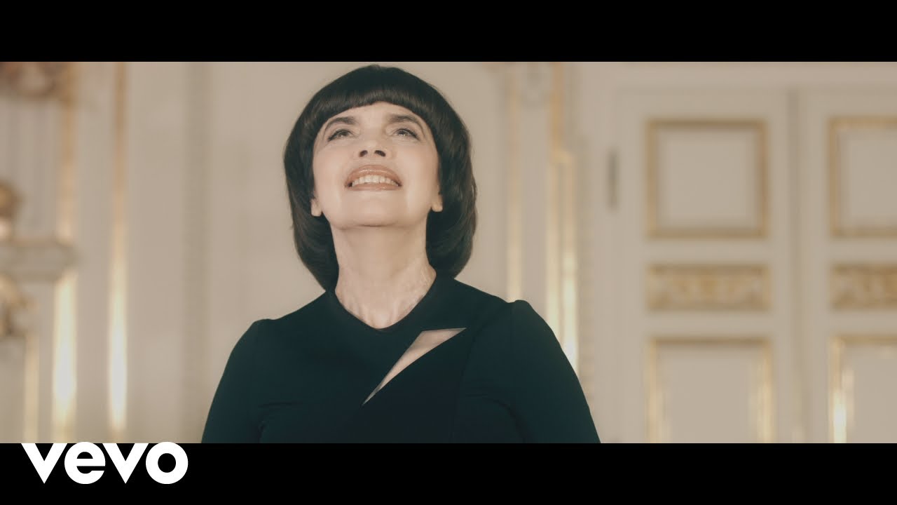 Découvrez le nouveau clip de Mireille Mathieu